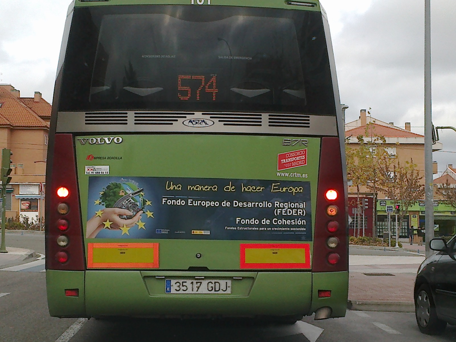 Rear of bus, with the back of the campaign for the structural fund of sustainable development