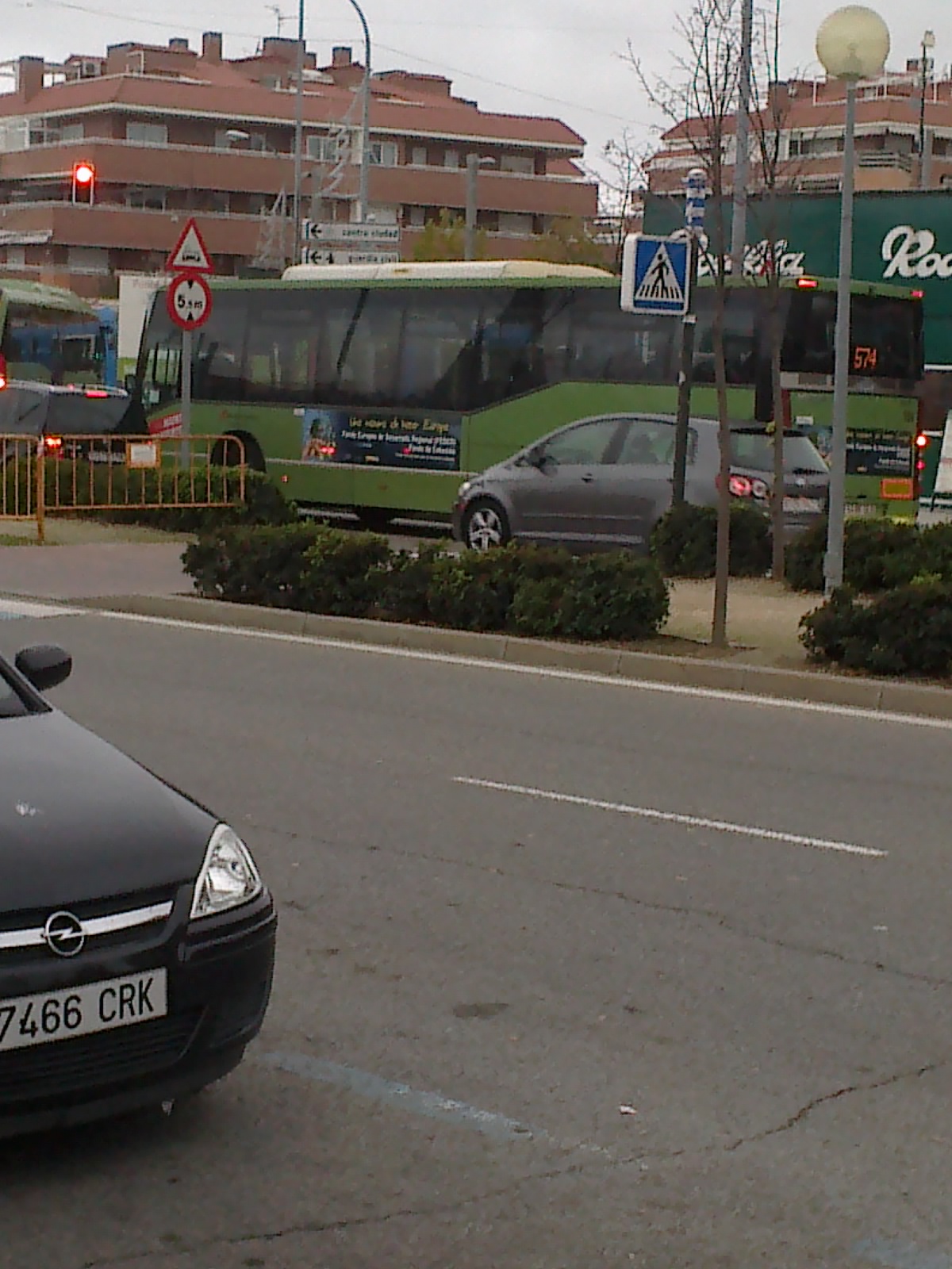 Lateral of bus, with the back of the campaign for the structural fund of the sustainable development